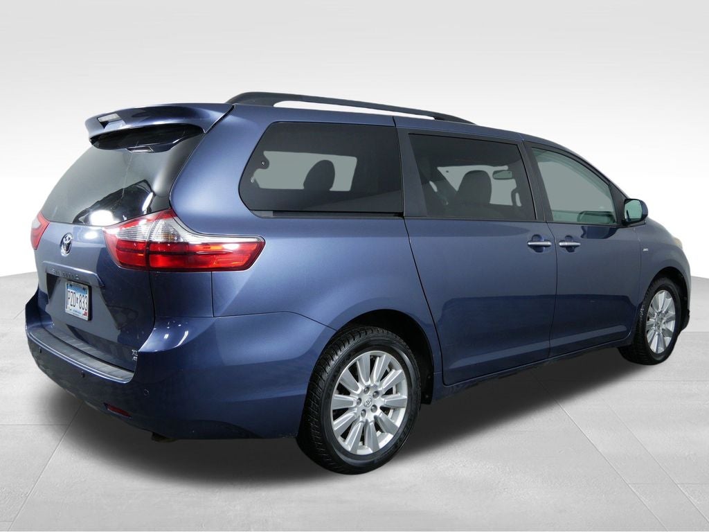 2017 Toyota Sienna XLE 7 Passenger