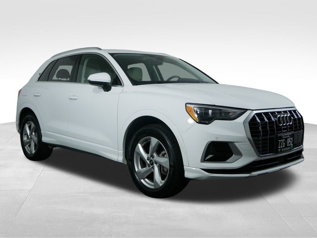 2022 Audi Q3 Premium quattro