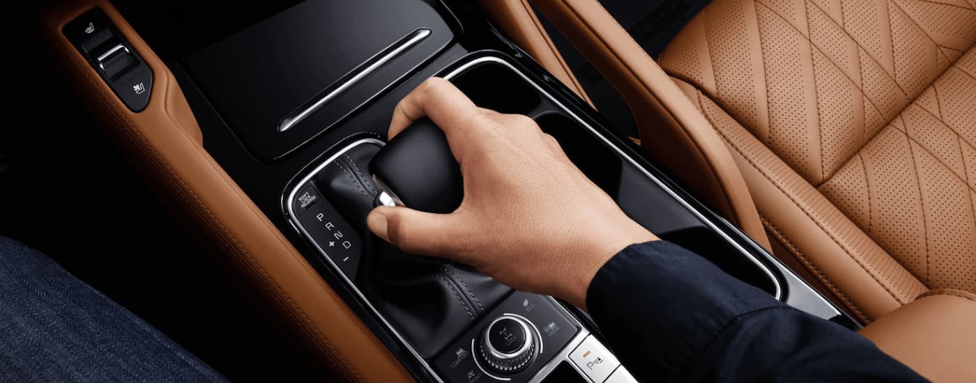 The center console of a 2025 Kia Telluride for sale.